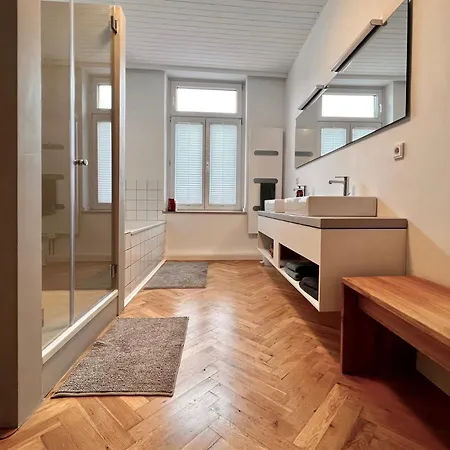 Green Apartment